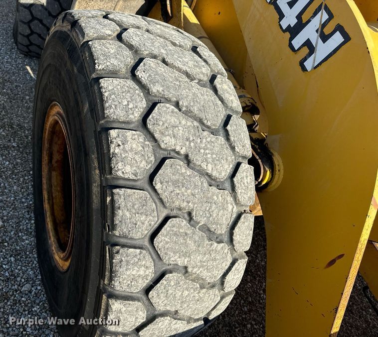 image for item EH6640 2003 John Deere 624H wheel loader