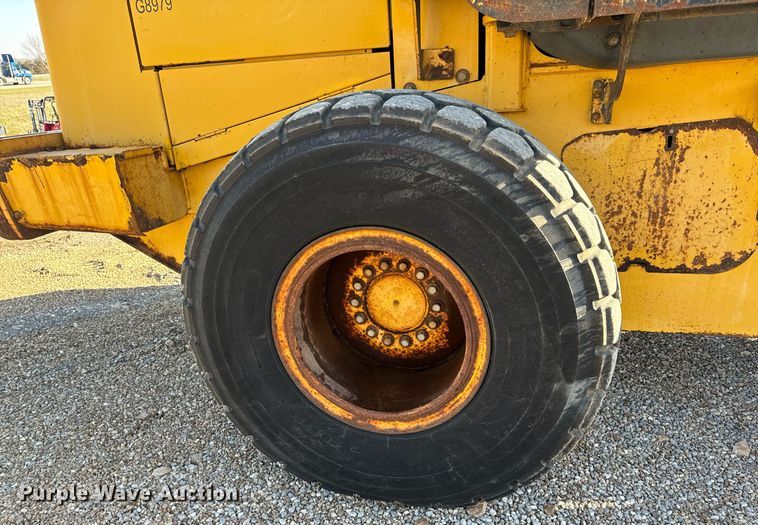 image for item EH6640 2003 John Deere 624H wheel loader
