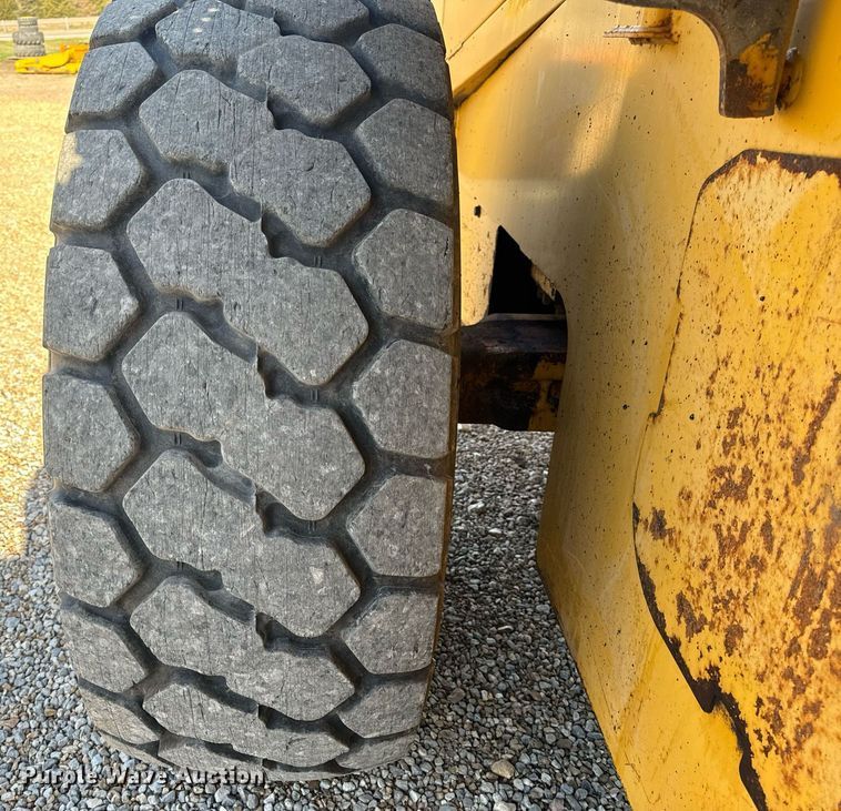 image for item EH6640 2003 John Deere 624H wheel loader
