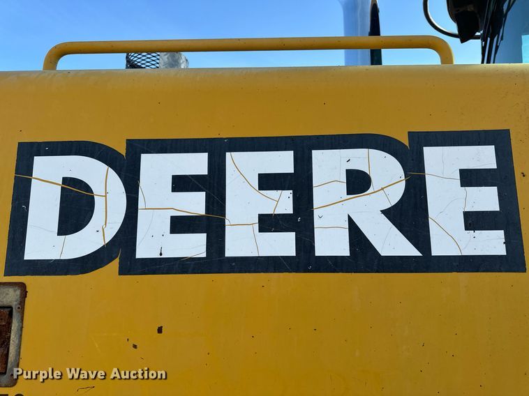 image for item EH6640 2003 John Deere 624H wheel loader