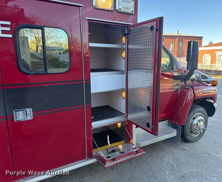 image for item EH6647 2008 Chevrolet C4500 ambulance