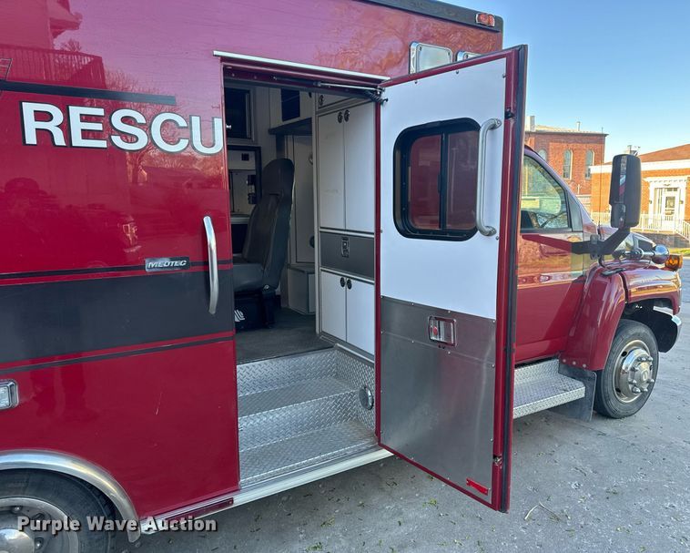 image for item EH6647 2008 Chevrolet C4500 ambulance