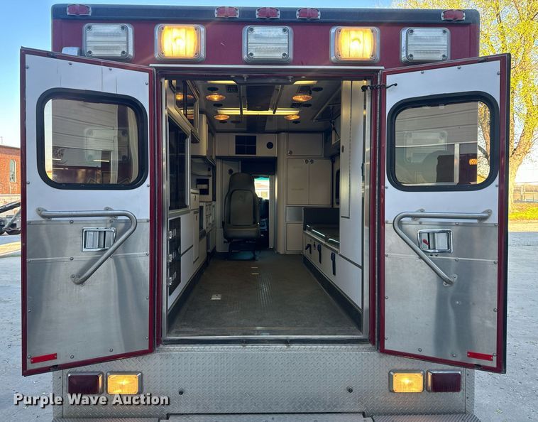 image for item EH6647 2008 Chevrolet C4500 ambulance