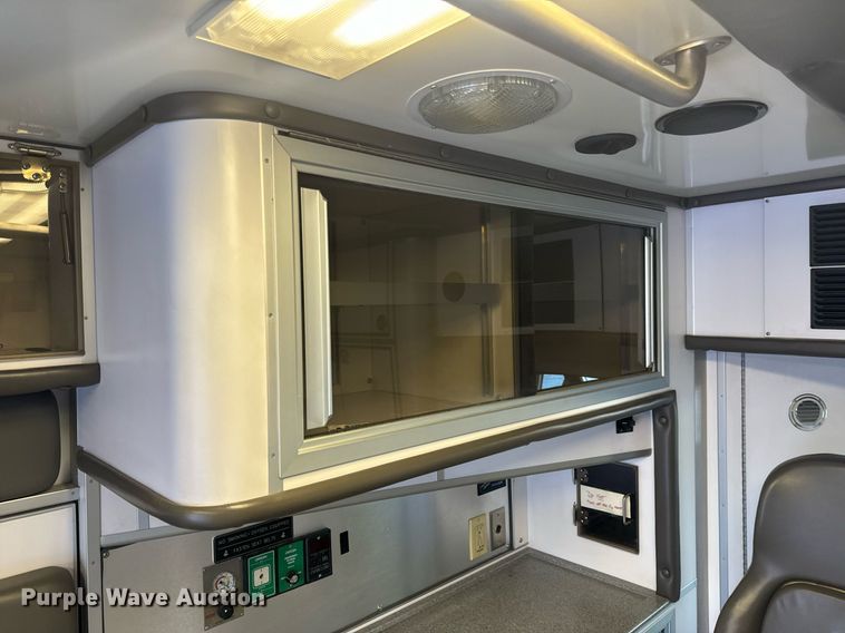 image for item EH6647 2008 Chevrolet C4500 ambulance