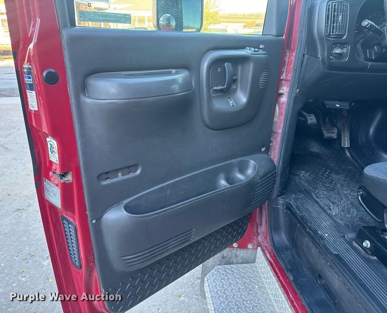 image for item EH6647 2008 Chevrolet C4500 ambulance