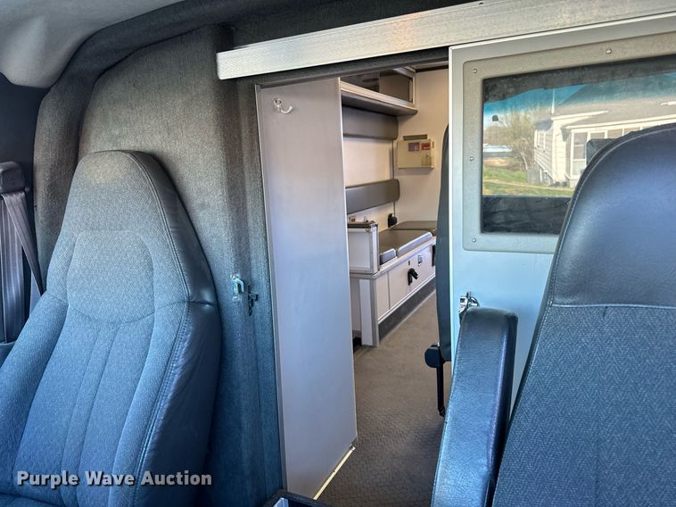 image for item EH6647 2008 Chevrolet C4500 ambulance