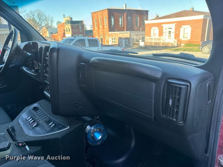 image for item EH6647 2008 Chevrolet C4500 ambulance