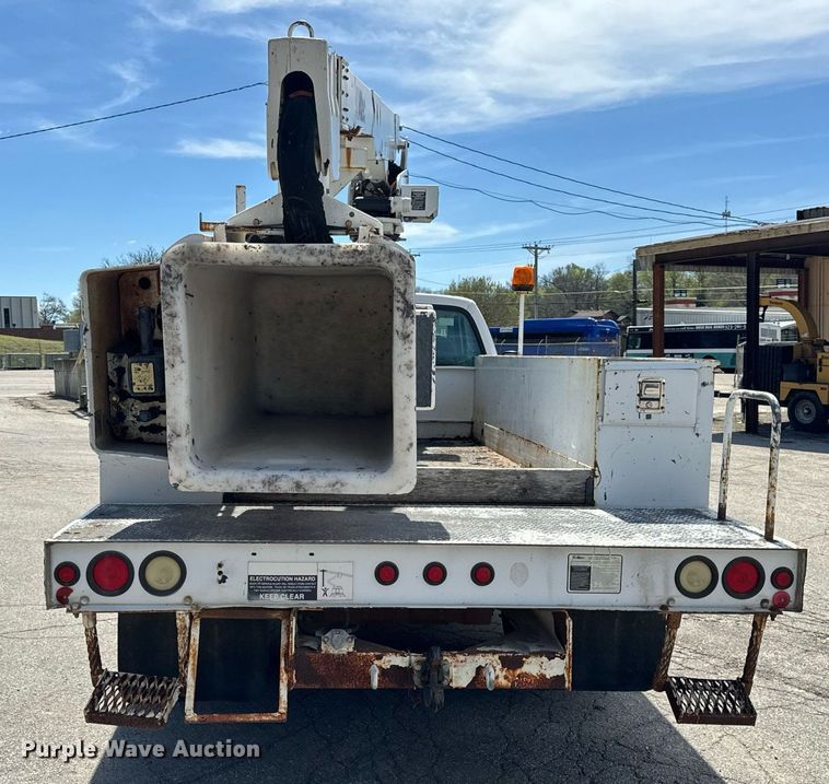 image for item EH6658 2002 Ford F450 Super Duty XL bucket truck