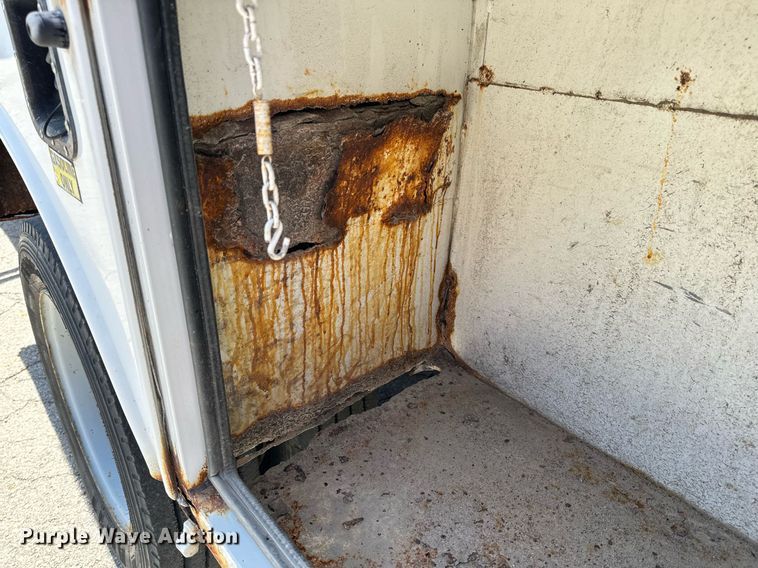 image for item EH6658 2002 Ford F450 Super Duty XL bucket truck