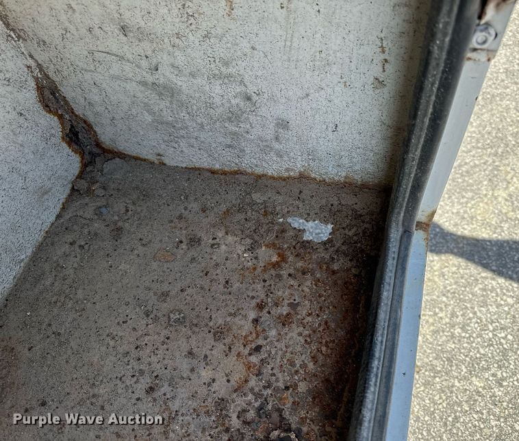 image for item EH6658 2002 Ford F450 Super Duty XL bucket truck