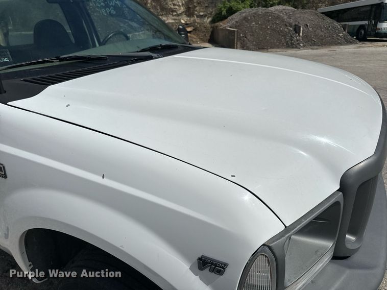 image for item EH6658 2002 Ford F450 Super Duty XL bucket truck