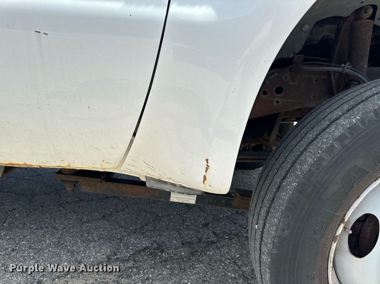 image for item EH6658 2002 Ford F450 Super Duty XL bucket truck