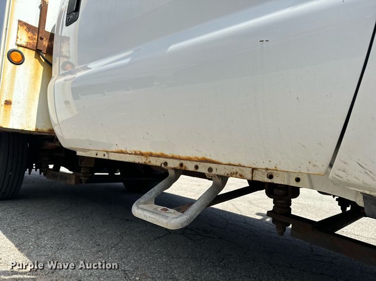 image for item EH6658 2002 Ford F450 Super Duty XL bucket truck