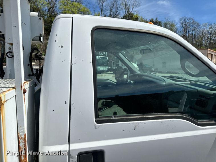 image for item EH6658 2002 Ford F450 Super Duty XL bucket truck