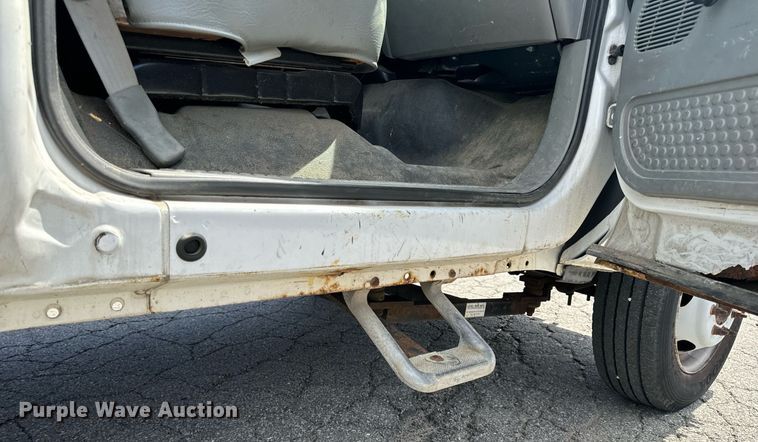 image for item EH6658 2002 Ford F450 Super Duty XL bucket truck