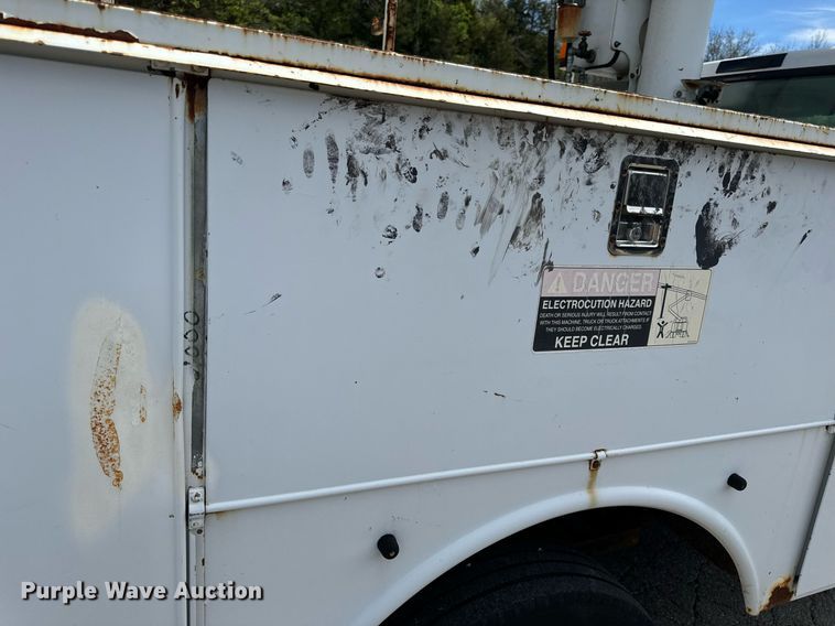 image for item EH6658 2002 Ford F450 Super Duty XL bucket truck