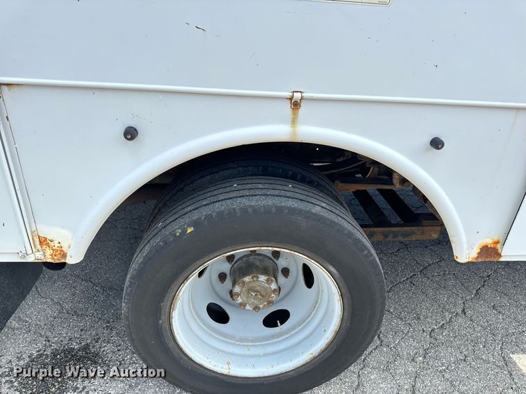 image for item EH6658 2002 Ford F450 Super Duty XL bucket truck