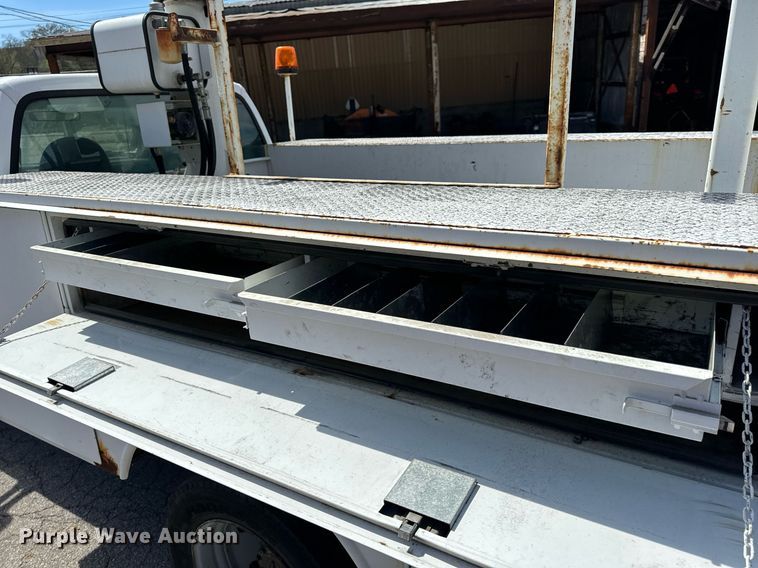 image for item EH6658 2002 Ford F450 Super Duty XL bucket truck