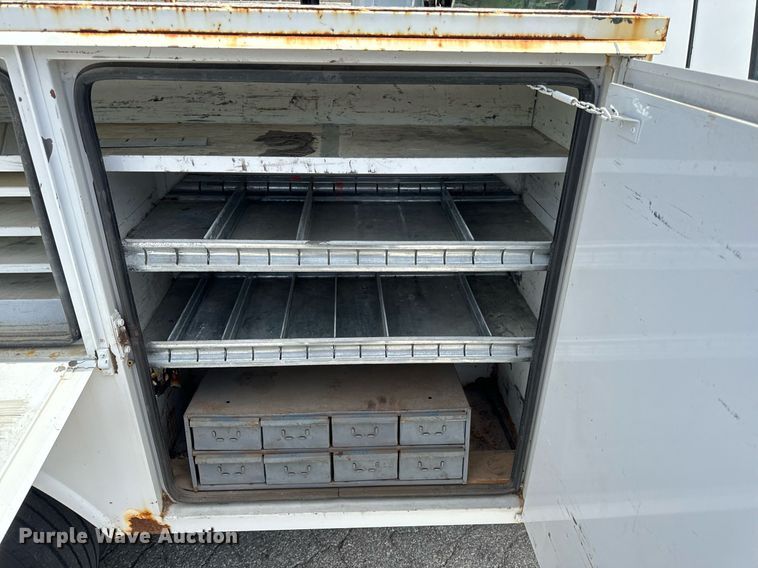 image for item EH6658 2002 Ford F450 Super Duty XL bucket truck