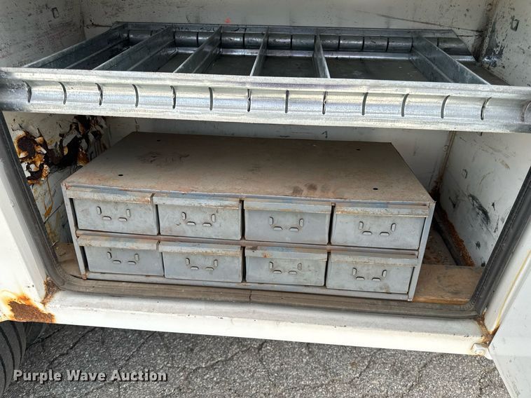 image for item EH6658 2002 Ford F450 Super Duty XL bucket truck