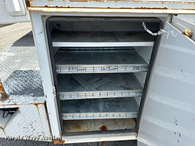 image for item EH6658 2002 Ford F450 Super Duty XL bucket truck