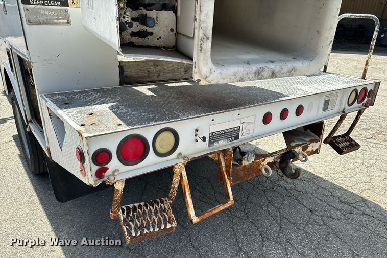 image for item EH6658 2002 Ford F450 Super Duty XL bucket truck