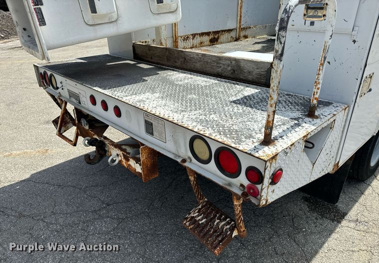image for item EH6658 2002 Ford F450 Super Duty XL bucket truck