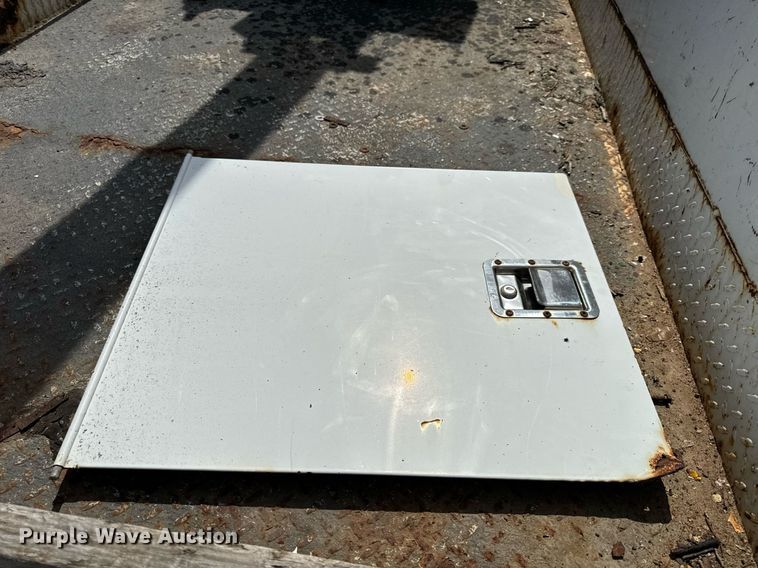 image for item EH6658 2002 Ford F450 Super Duty XL bucket truck