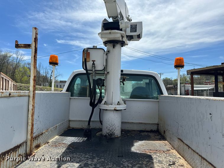 image for item EH6658 2002 Ford F450 Super Duty XL bucket truck