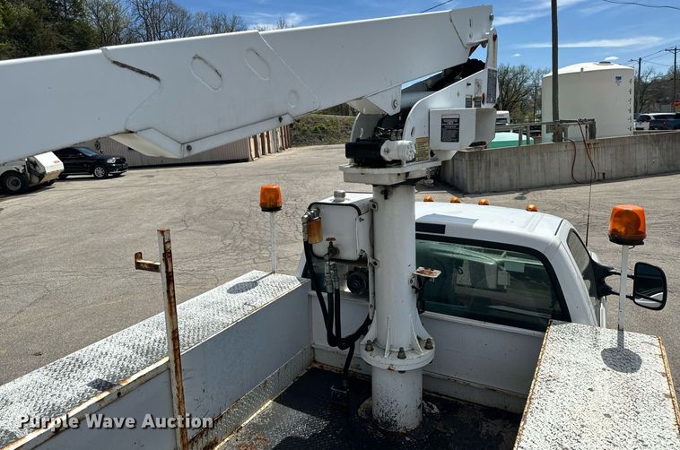 image for item EH6658 2002 Ford F450 Super Duty XL bucket truck
