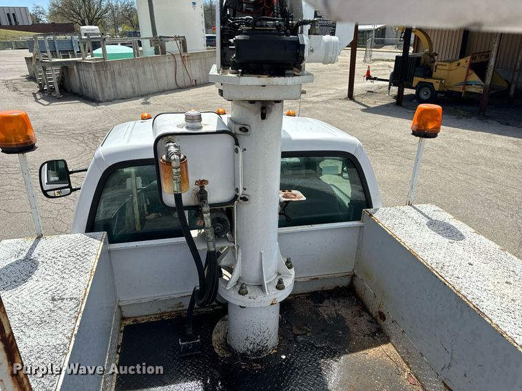 image for item EH6658 2002 Ford F450 Super Duty XL bucket truck