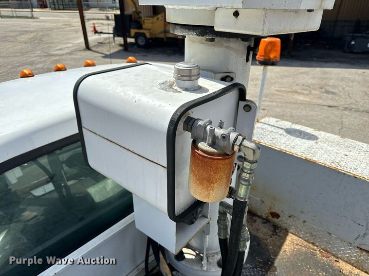 image for item EH6658 2002 Ford F450 Super Duty XL bucket truck