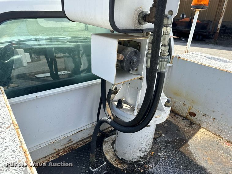 image for item EH6658 2002 Ford F450 Super Duty XL bucket truck