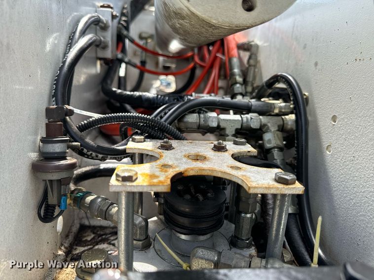 image for item EH6658 2002 Ford F450 Super Duty XL bucket truck