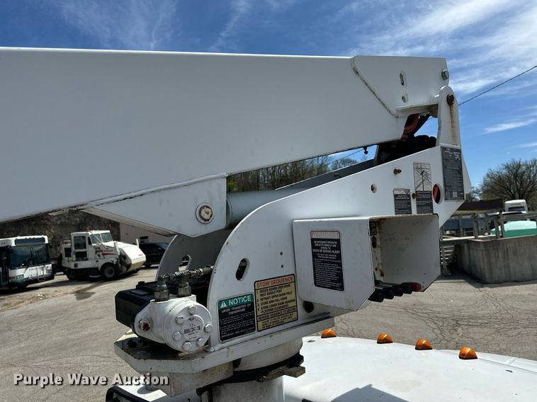 image for item EH6658 2002 Ford F450 Super Duty XL bucket truck