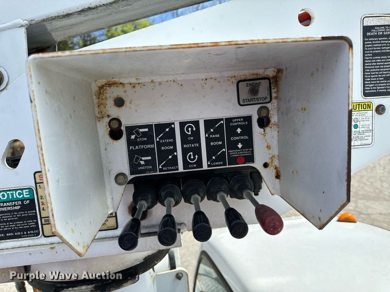 image for item EH6658 2002 Ford F450 Super Duty XL bucket truck