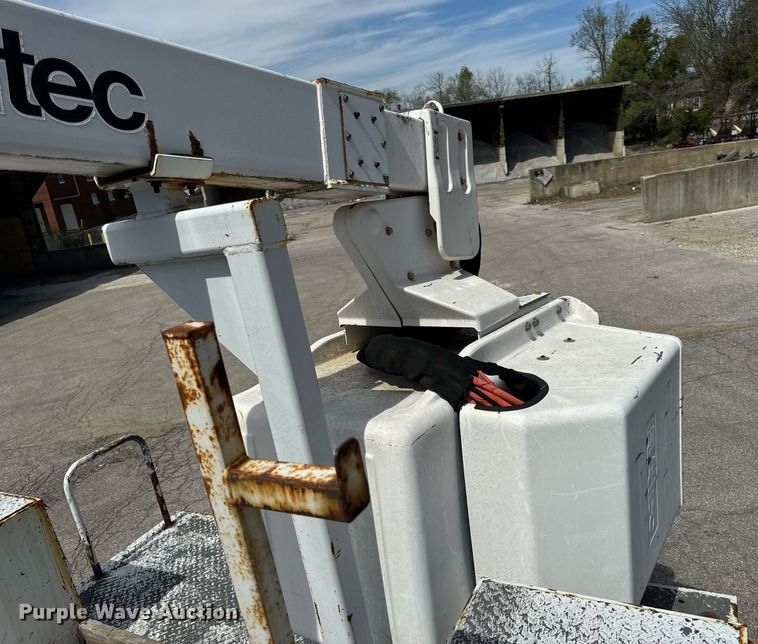 image for item EH6658 2002 Ford F450 Super Duty XL bucket truck