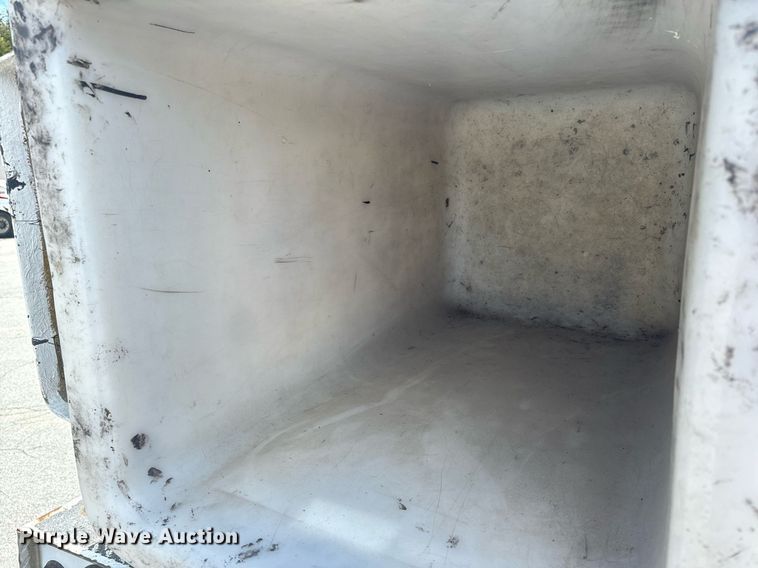 image for item EH6658 2002 Ford F450 Super Duty XL bucket truck