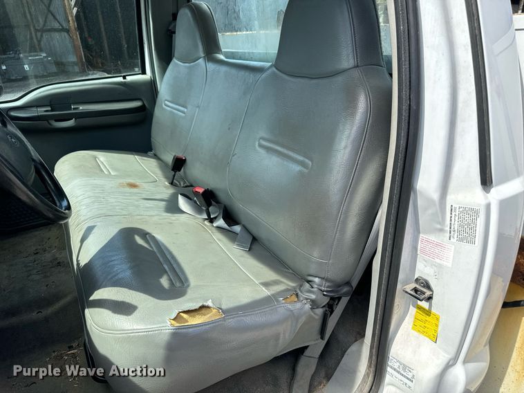 image for item EH6658 2002 Ford F450 Super Duty XL bucket truck