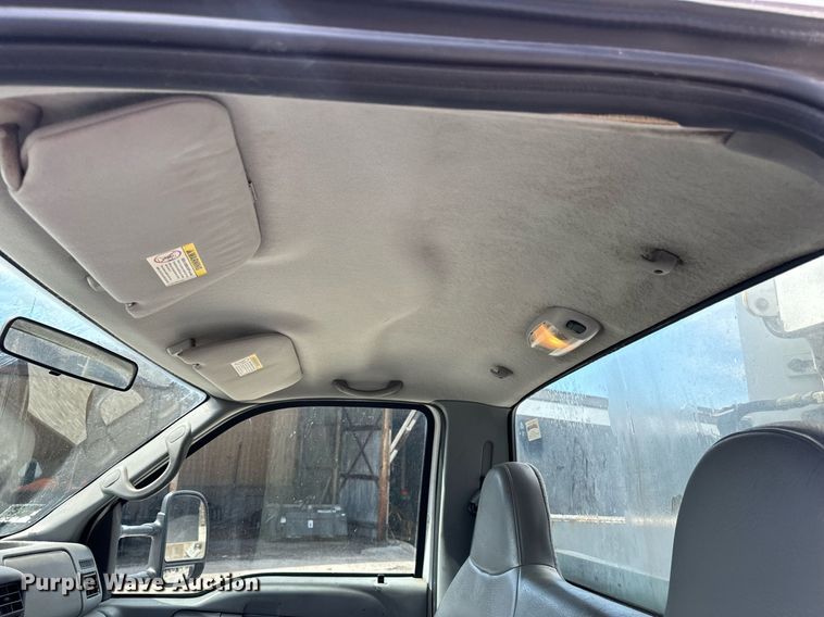 image for item EH6658 2002 Ford F450 Super Duty XL bucket truck