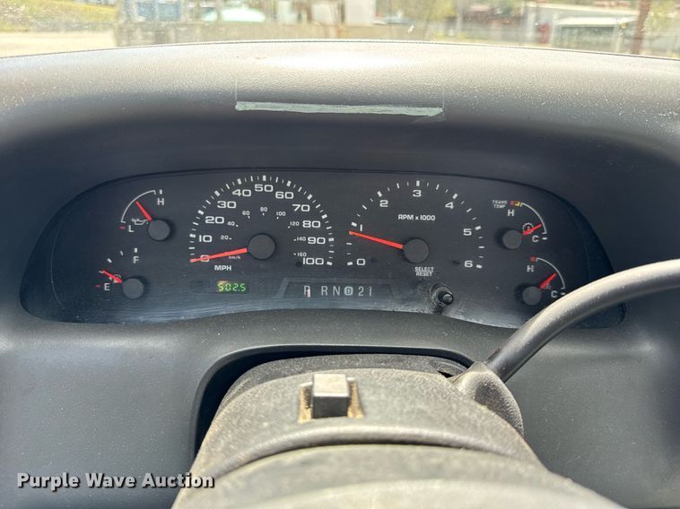 image for item EH6658 2002 Ford F450 Super Duty XL bucket truck