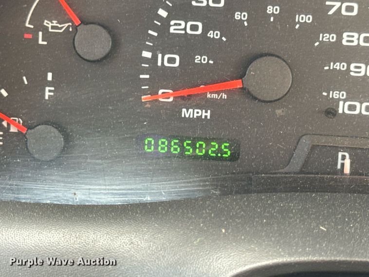 image for item EH6658 2002 Ford F450 Super Duty XL bucket truck