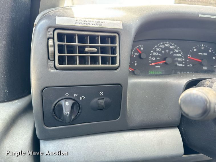 image for item EH6658 2002 Ford F450 Super Duty XL bucket truck