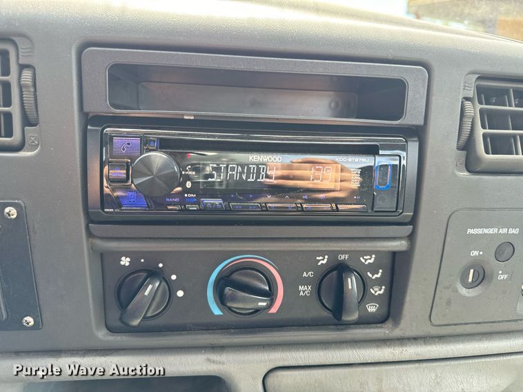 image for item EH6658 2002 Ford F450 Super Duty XL bucket truck