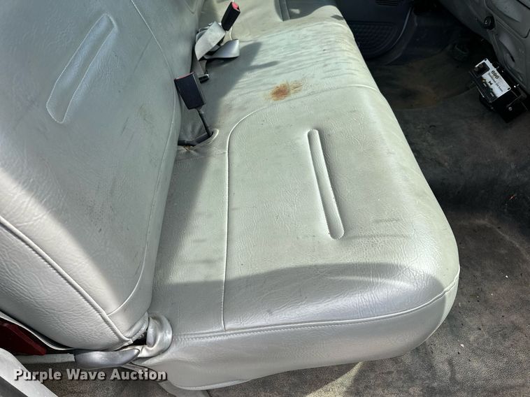 image for item EH6658 2002 Ford F450 Super Duty XL bucket truck