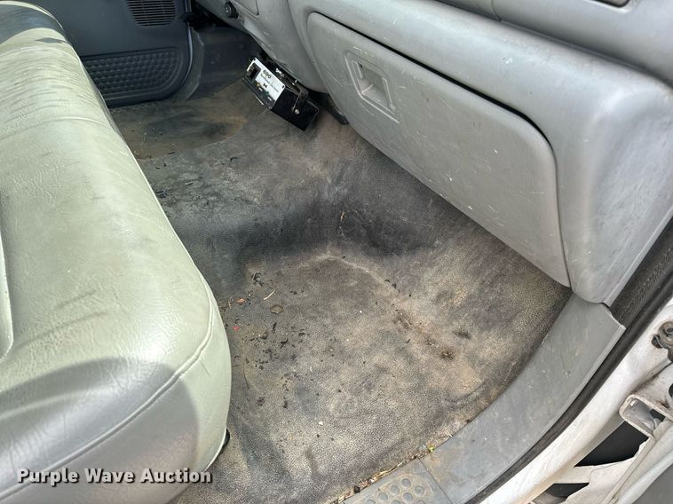 image for item EH6658 2002 Ford F450 Super Duty XL bucket truck