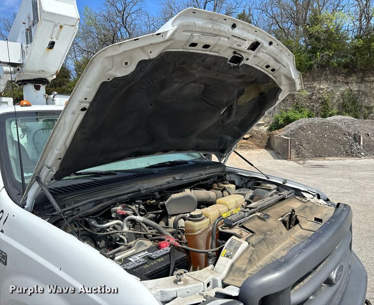 image for item EH6658 2002 Ford F450 Super Duty XL bucket truck