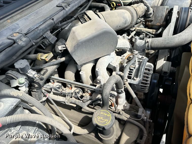 image for item EH6658 2002 Ford F450 Super Duty XL bucket truck