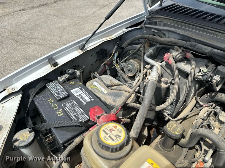 image for item EH6658 2002 Ford F450 Super Duty XL bucket truck