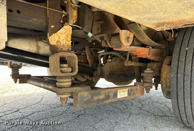 image for item EH6658 2002 Ford F450 Super Duty XL bucket truck